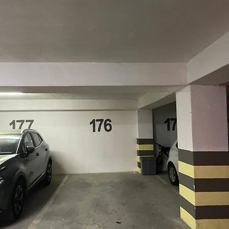 Porta Leks Apartment, Self Check-In, Own Parking Skopje Bagian luar foto